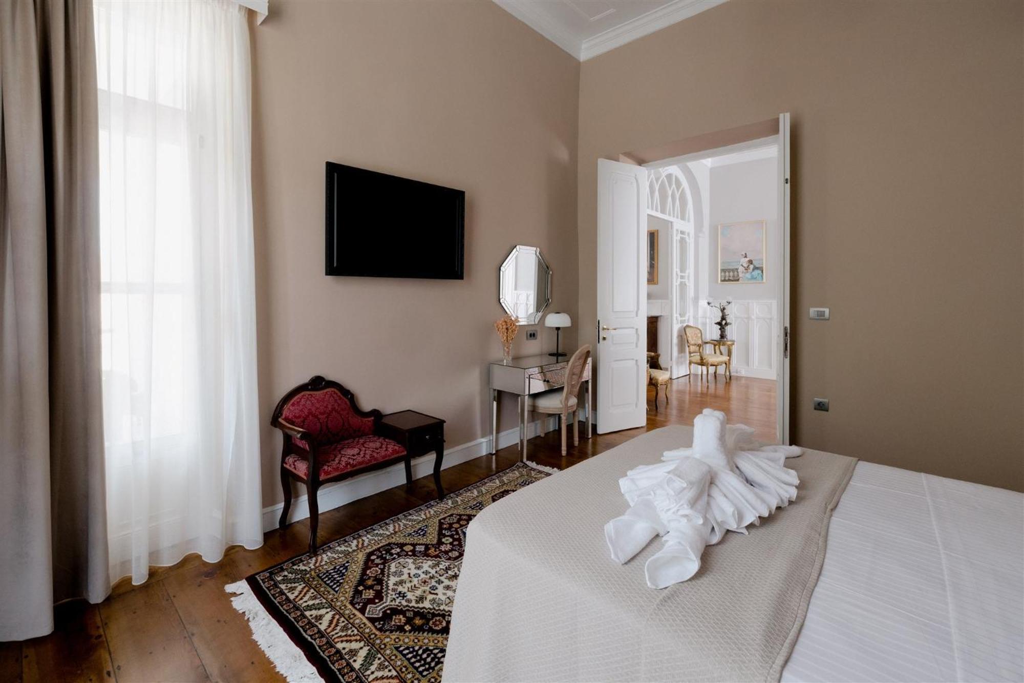 Victoria Mansion A Luxurious Neoclassical Experience Rhodes City Eksteriør billede